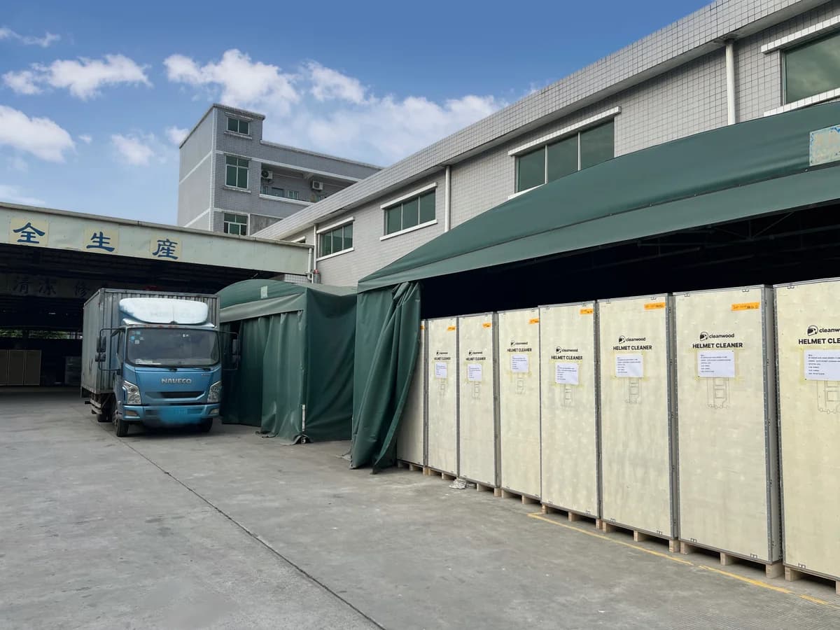Cajas de transporte para máquinas de limpieza de cascos preparadas en fábrica
